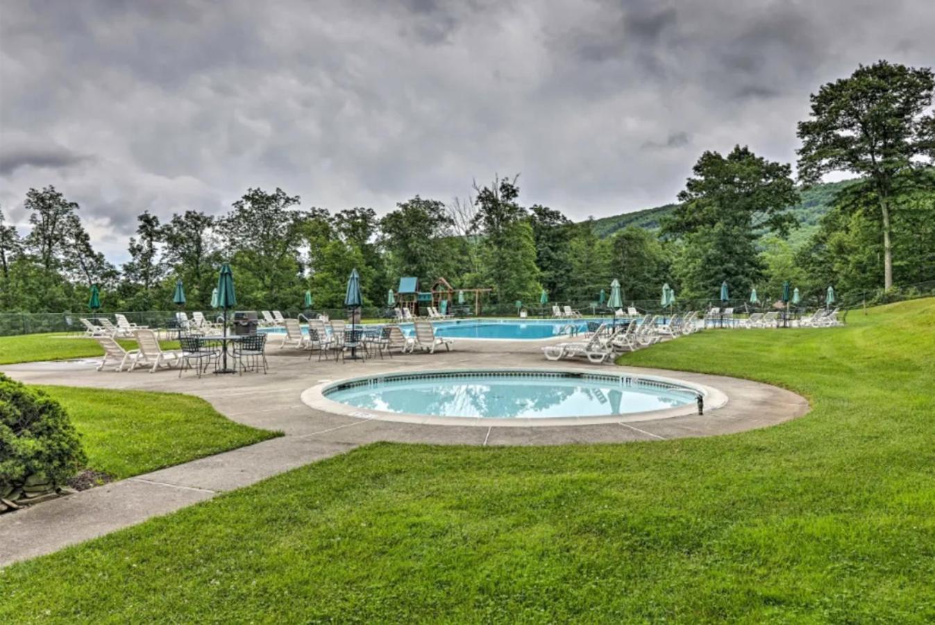 Pocono Mountain Home , Hot Tub- 1 Mile To Skiing! Tannersville Luaran gambar